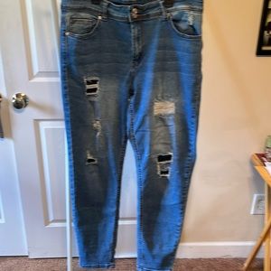 Its Stretch Mid Rise Patch Distressed Jeans Size 13 in Great condition